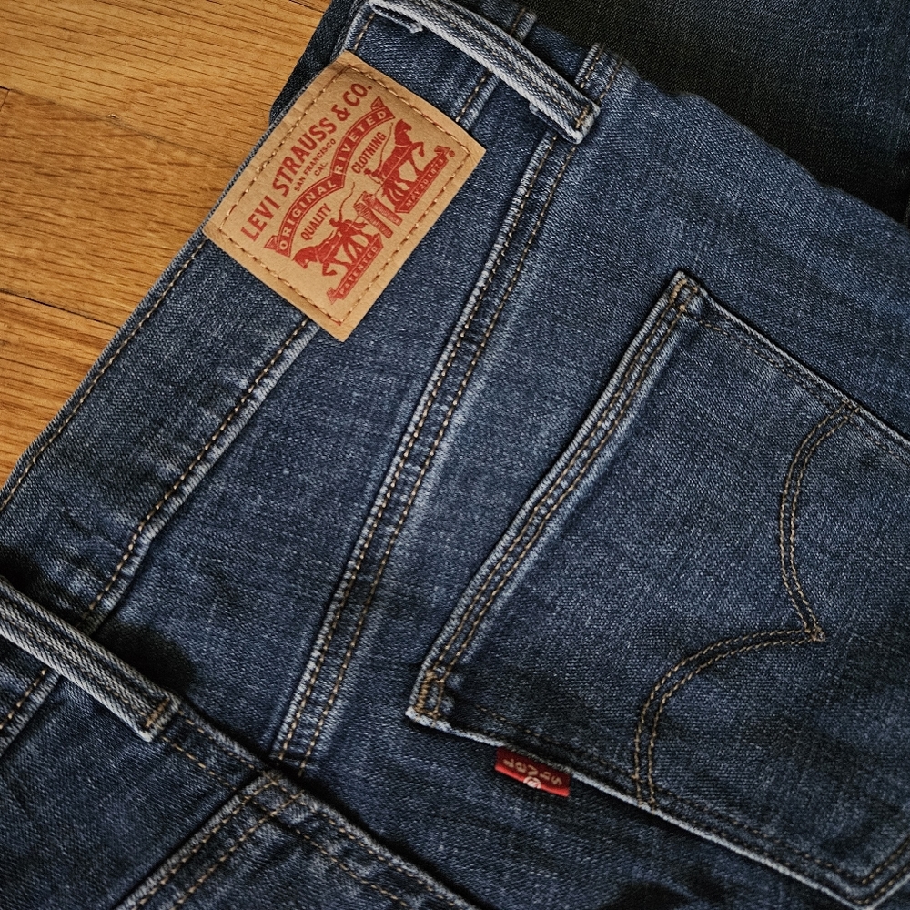 Blue denim Levi's slimming straight jeans - 29